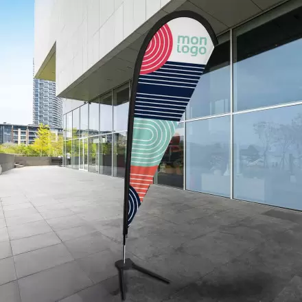 DRAPEAU PERSONNALISÉ ORIFLAMME GOUTTE + PIED PNEU 'TOLEN'