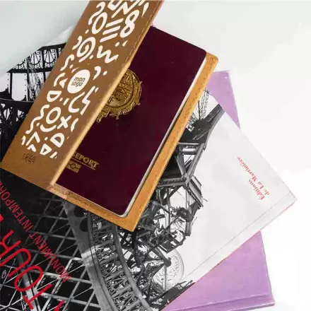PORTE PASSEPORT PUBLICITAIRE EN CUIR RECYCLE 'MARIA'