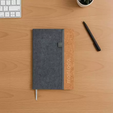 CARNET A5 FEUTRE RPET PERSONNALISABLE 'SELSA'