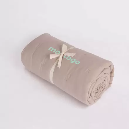 COUVRE LIT PERSONNALISABLE 'DONIAMA'