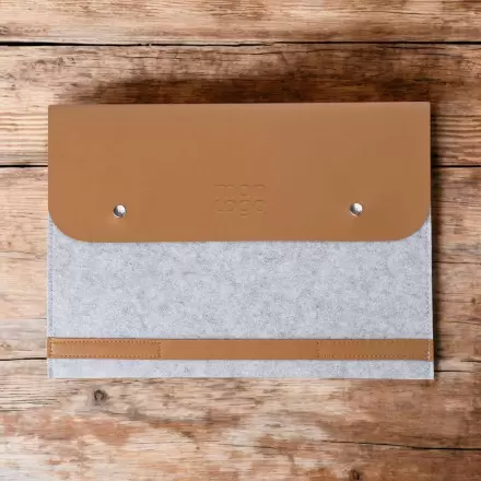 HOUSSE EN FEUTRINE PERSONNALISABLE 'TAYSO'