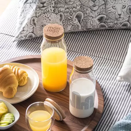 CARAFE PERSONNALISABLE EN VERRE AVEC BOUCHON LIEGE 'JUCY'