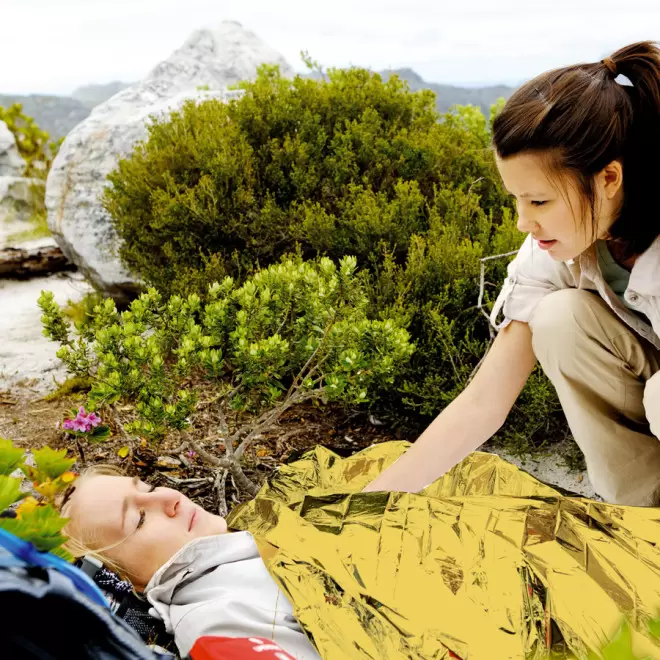 COUVERTURE DE SURVIE PERSONNALISÉE 'ARREZO'