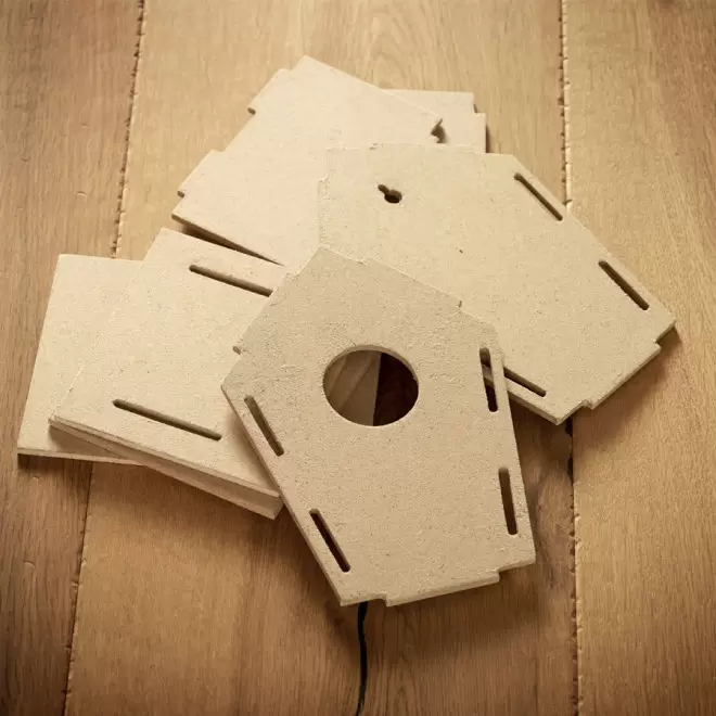 NICHOIR PUBLICITAIRE EN BOIS 'BIRDY'