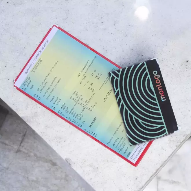 PORTE CARTE GRISE PERSONNALISÉ QUADRICHROMIE 'NAXO' 