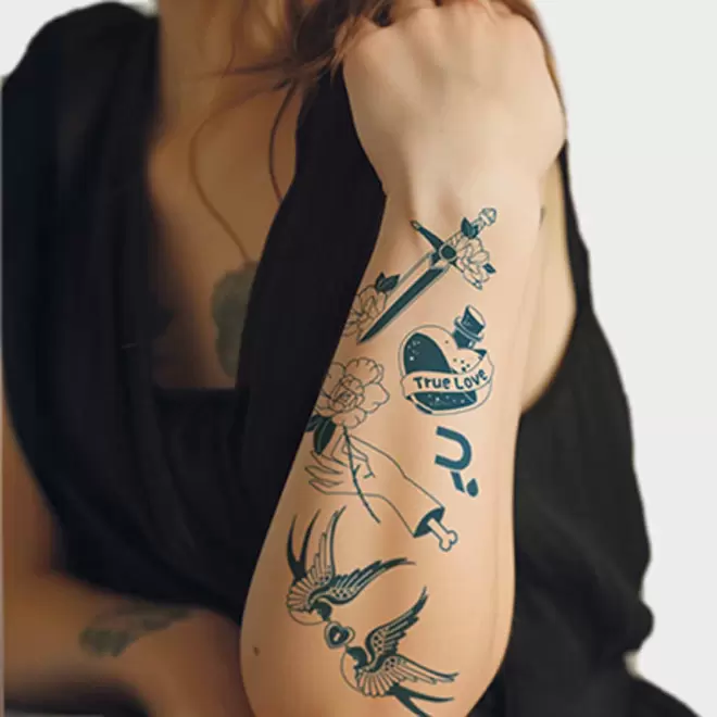 PLANCHE TATOUAGE REALISTE PERSONNALISEE BLEU 'MAORO'