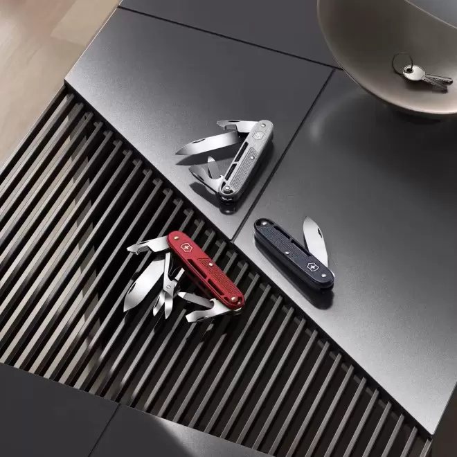 COUTEAU DE POCHE VICTORINOX PERSONNALISABLE 'ONEFOLD ALOX'
