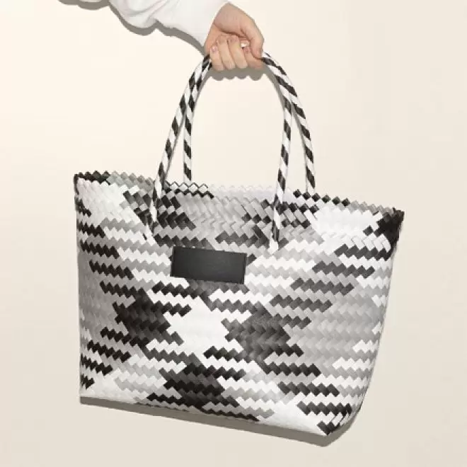 PANIER PLASTIQUE TRESSE