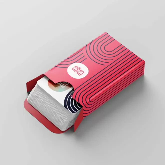 JEU DE 32 CARTES AVEC ETUI PERSONNALISÉ 'NIKKA' 