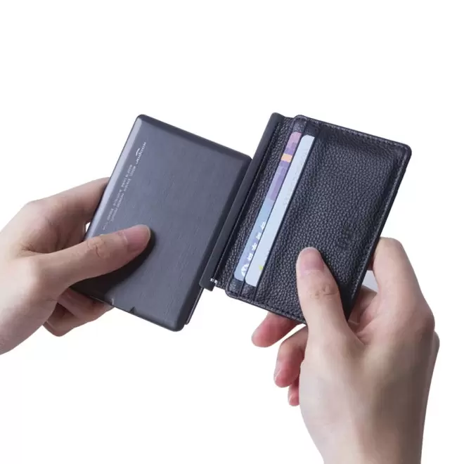 PORTE CARTES PERSONNALISÉ RECYCLÉ AVEC POWERBANK 3 000 MAH XOOPAR® 'INE'