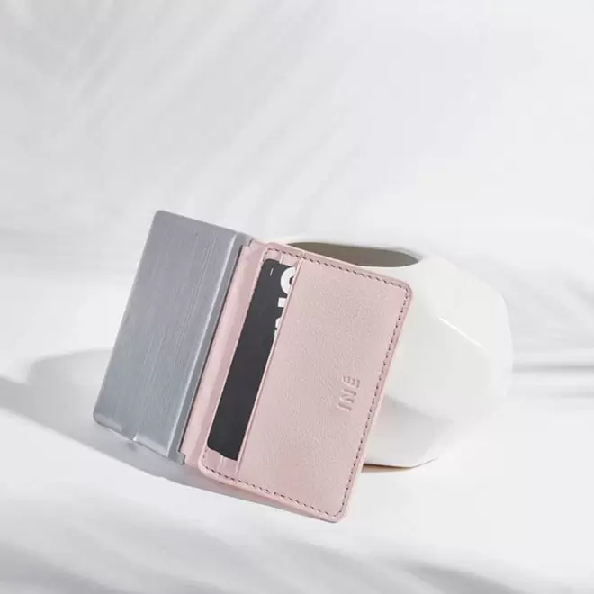 PORTE CARTES PERSONNALISÉ RECYCLÉ AVEC POWERBANK 3 000 MAH XOOPAR® 'INE'