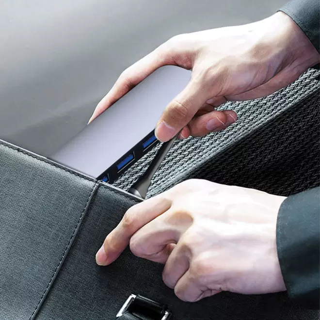 HUB 5 EN 1 PERSONNALISABLE AKASHI® 'CROSBI'