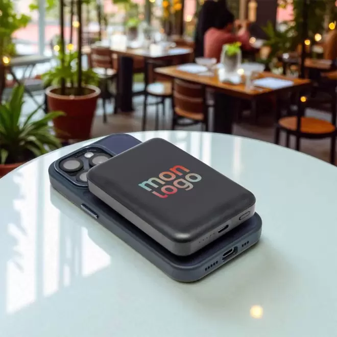BATTERIE DE SECOURS PUBLICITAIRE AVEC CHARGEUR INDUCTION 10 000 MAH AKASHI® 'GOMER'