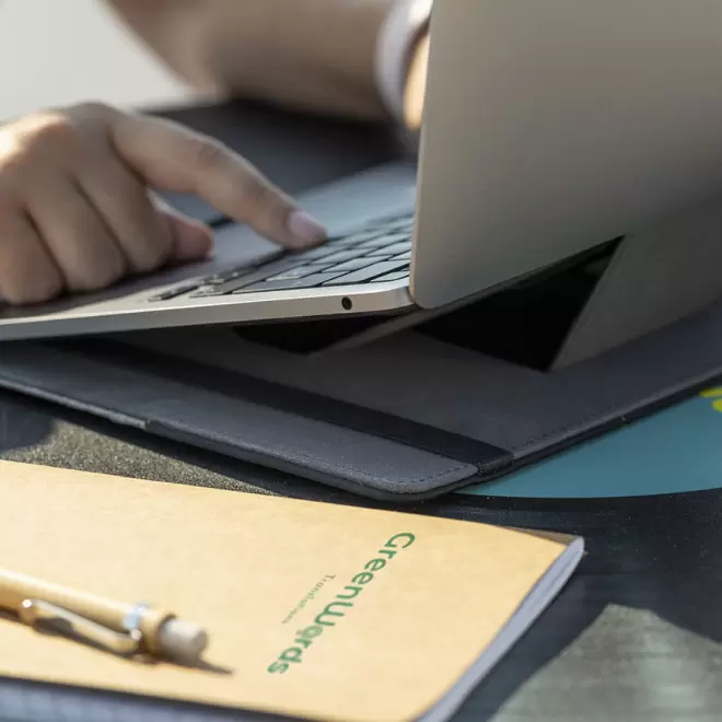 ORGANISEUR DE BUREAU PERSONNALISÉ 'OFIS'