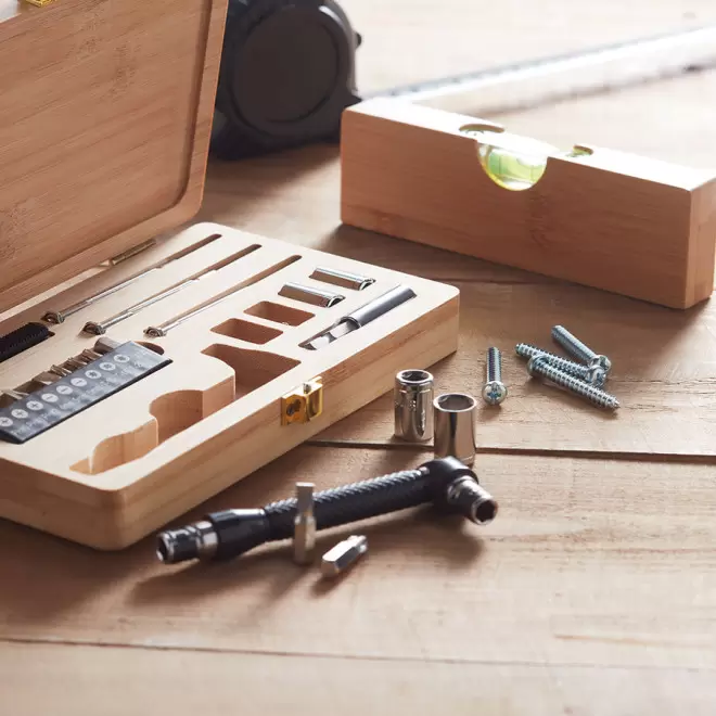 SET D'OUTILS PERSONNALISÉ EN BAMBOU 'TYKALU'