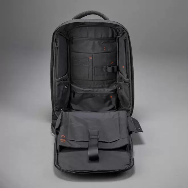 SAC A DOS PERSONNALISABLE POUR ORDINATEUR 17" 'CAMINO DESIGN'