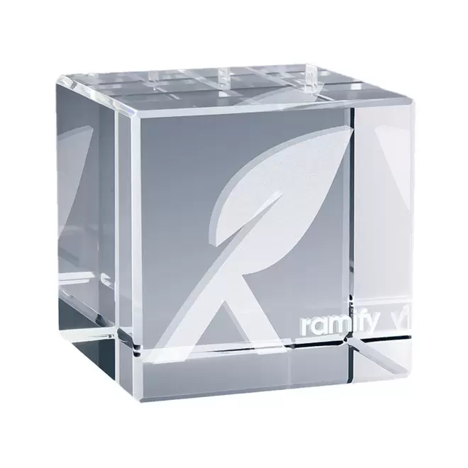 TROPHEE EN VERRE PERSONNALISE 'OWARD CUBE 4 CM'