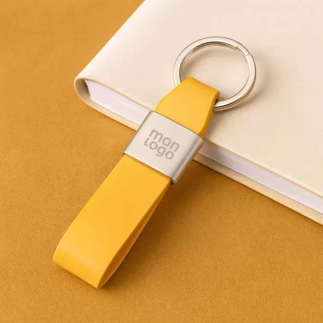 PORTE CLE EN PU PERSONNALISABLE 'AYMERIKOS'