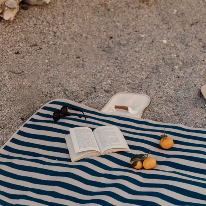 COUVERTURE DE PIQUE NIQUE PERSONNALISEE 'LIONI'