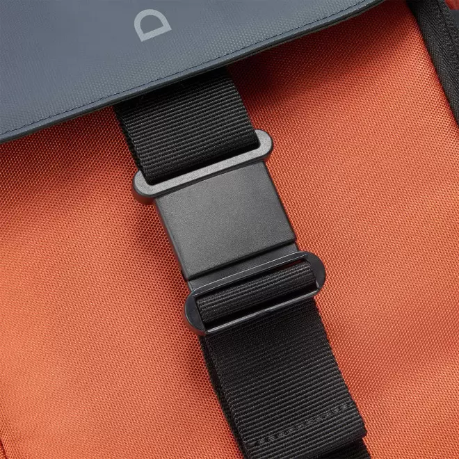 SAC A DOS DELSEY PARIS PERSONNALISABLE 'SECURFLAP'