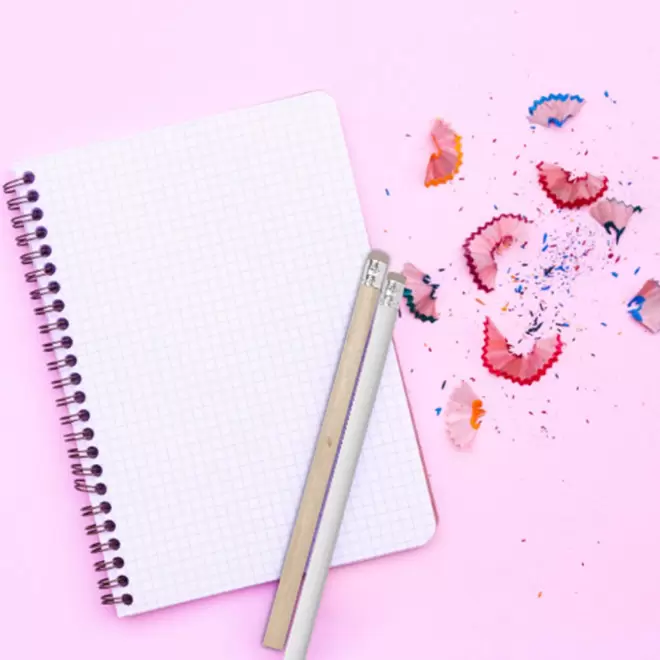 LOT PERSONNALISABLE DE 100 CRAYONS AVEC GOMME 'CRAYO'