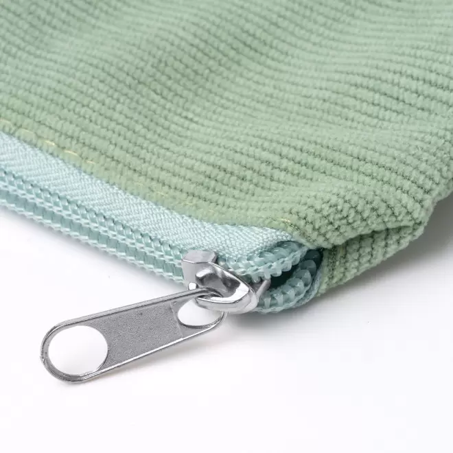 TROUSSE DE TOILETTE PERSONNALISABLE VELOURS 'BUDINSKY'