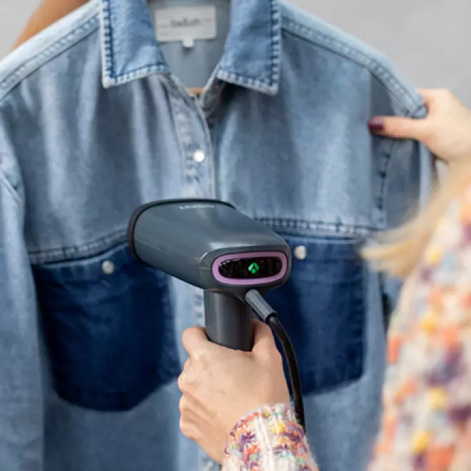 DÉFROISSEUR VAPEUR À MAIN LIVOO®