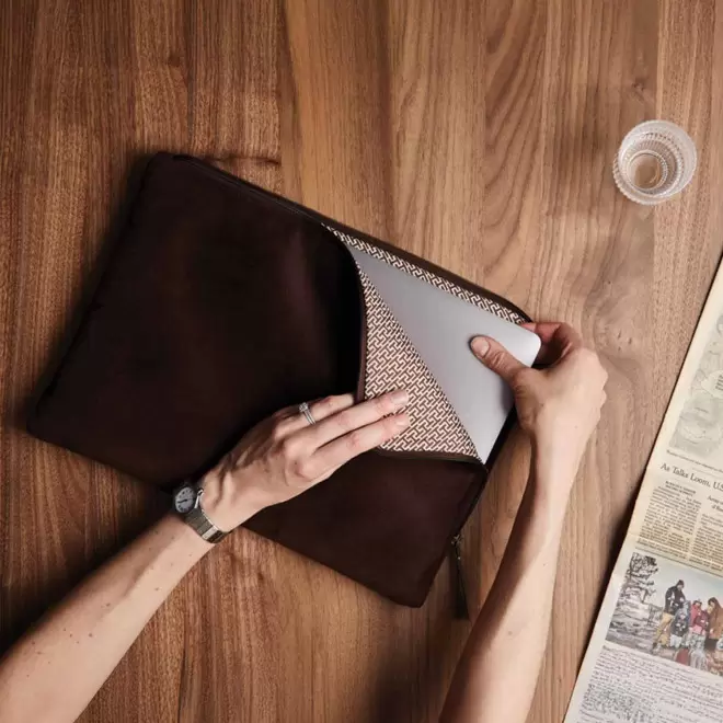 POCHETTE PERSONNALISABLE POUR ORDINATEUR 16" 'HERMOS'