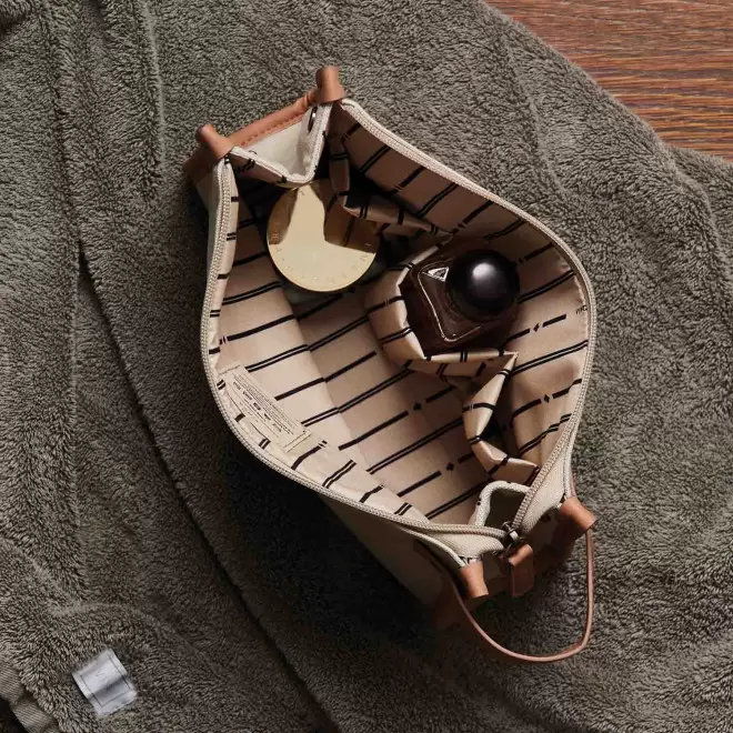 TROUSSE DE TOILETTE PERSONNALISABLE EN TOILE RECYCLE 'ZARRA'