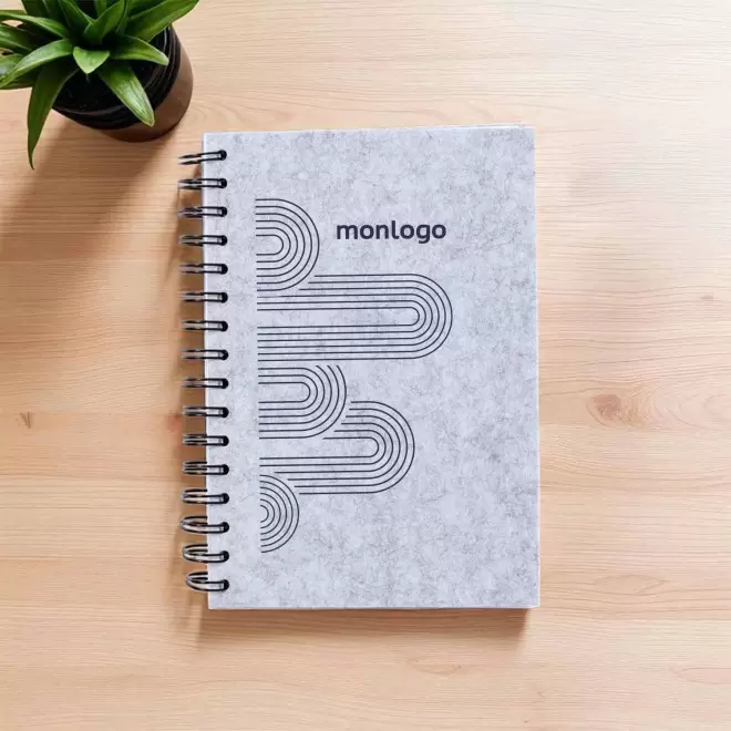 CARNET A5 FEUTRINE PERSONNALISABLE 'BONNIE SPIRALE'