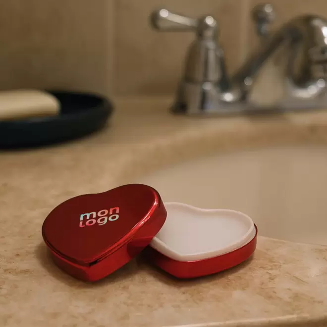 BAUME A LEVRE EN POT COEUR PERSONNALISE 'KELIP SHINE'