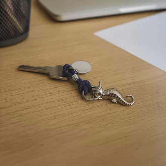 PORTE CLE EN METAL PERSONNALISE 'METALO HIPPOCAMPE'