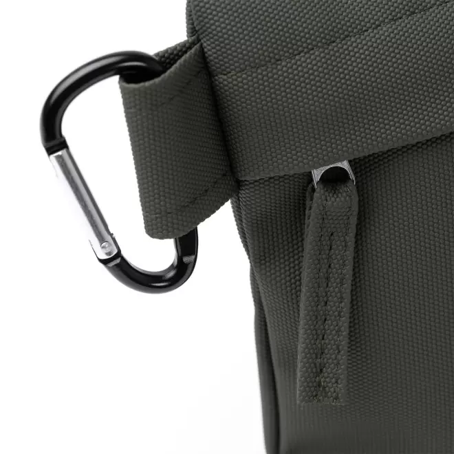 TROUSSE EN PU MOUSQUETON PERSONNALISABLE 'ARYANI'