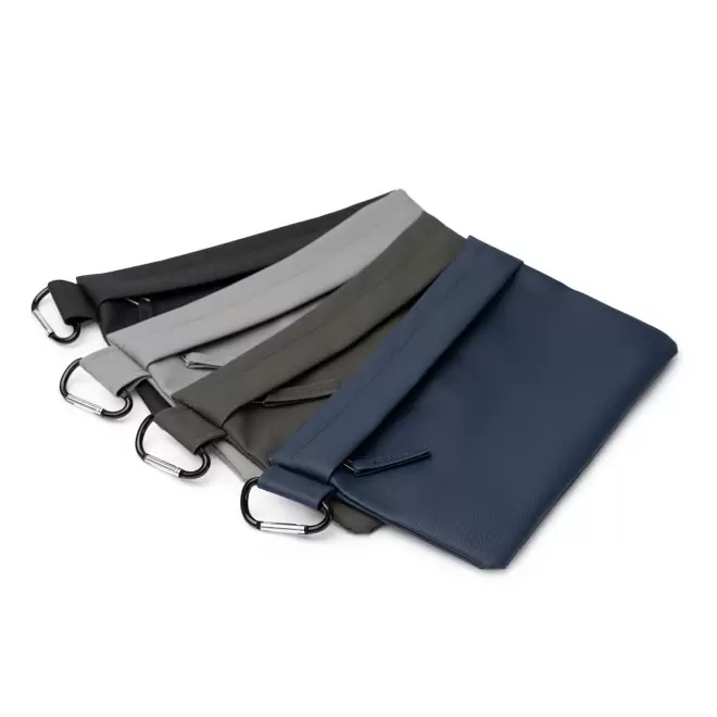 TROUSSE EN PU MOUSQUETON PERSONNALISABLE 'ARYANI'