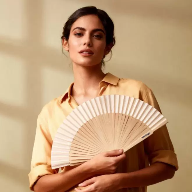 EVENTAIL EN BOIS PERSONALISABLE 'BARBIRA'