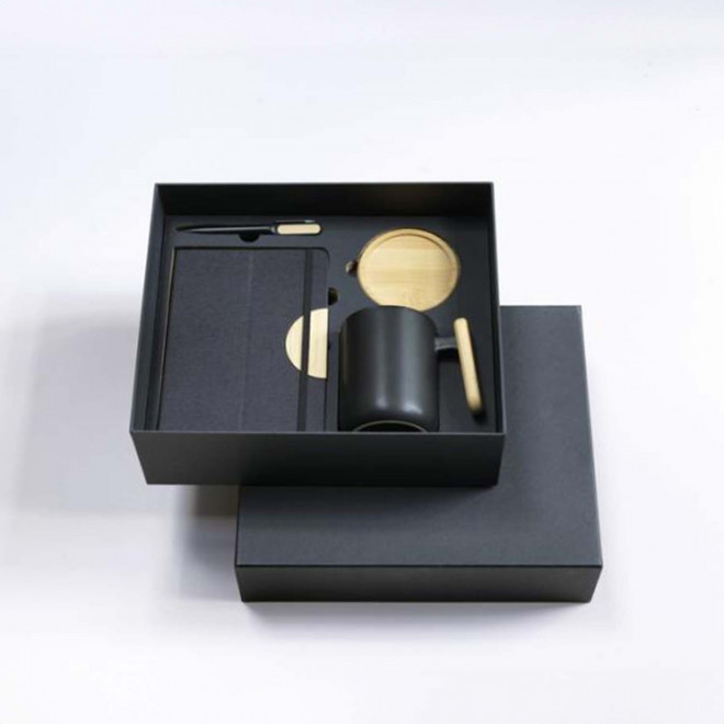 COFFRET CADEAU PERSONNALISABLE 'LARRY'