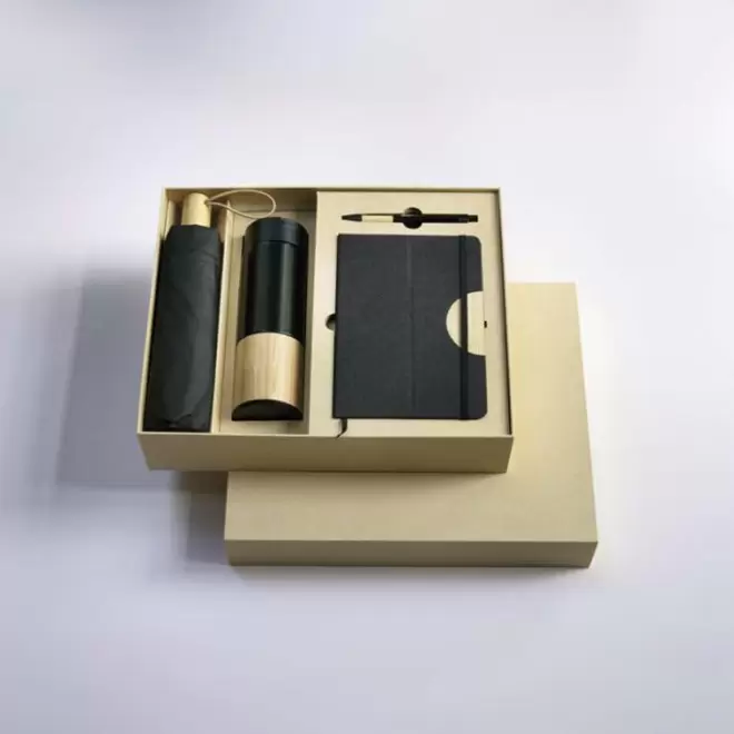 COFFRET CADEAU PERSONNALISABLE 'CARMIN'