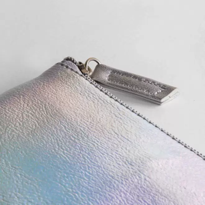 TROUSSE EN PU NACREE PERSONNALISABLE 'MADOUCE'