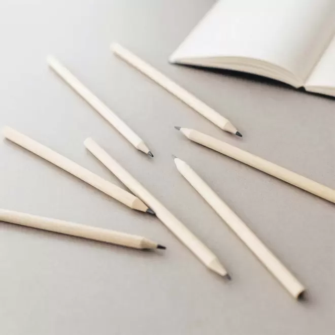 LOT DE 100 CRAYONS A PAPIER PERSONNALISABLE 'IKA'