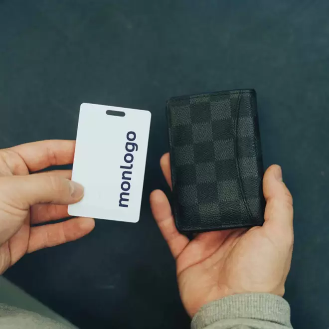 CARTE DE GEOLOCALISATION PERSONNALISABLE 'CARDFIND'