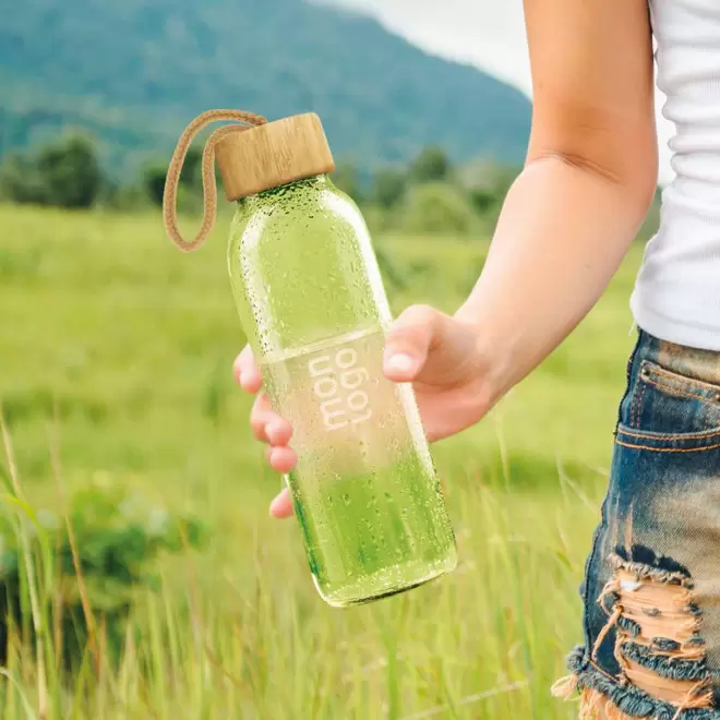 BOUTEILLE PERSONNALISABLE EN VERRE ET BAMBOU 500ML 'CULOA'