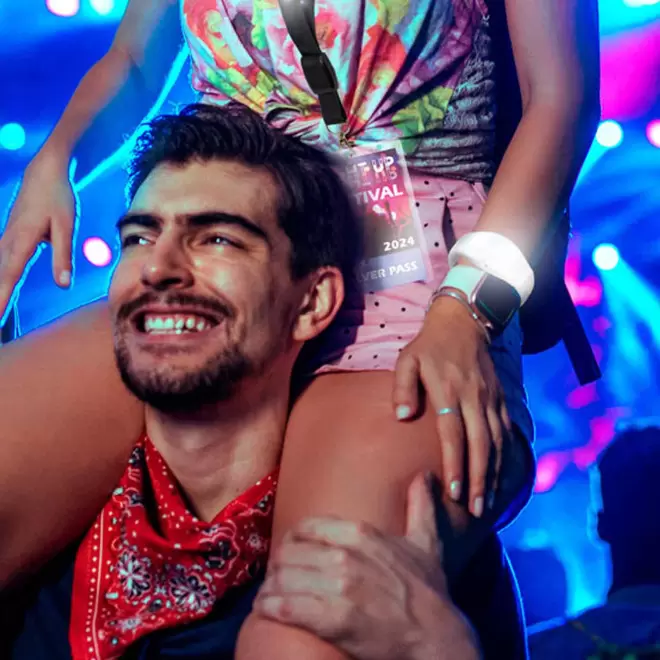 BRACELET LUMINEUX PERSONNALISABLE 'BEHONCE'