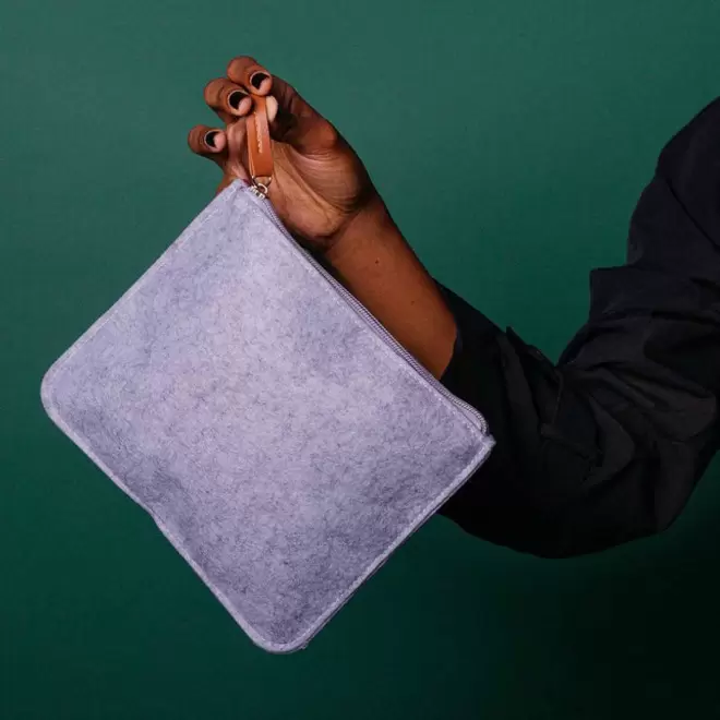 TROUSSE PERSONNALISEE EN FEUTRINE RPET 'MAXI REDDY'