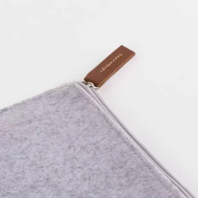 TROUSSE PERSONNALISEE EN FEUTRINE RPET 'MAXI REDDY'