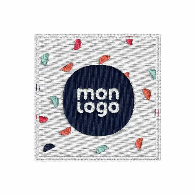 MAGNET CARRE BRODE PERSONNALISABLE 'COURSU'