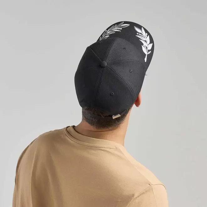 CASQUETTE 6 PANS PERSONNALISE 'LAURIER'