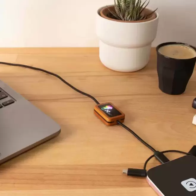 CÂBLE PERSONNALISABLE 3 EN 1 LOGO LUMINEUX 'KIPA CARPLAY'