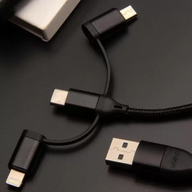 CÂBLE PERSONNALISABLE 3 EN 1 LOGO LUMINEUX 'MERET CARPLAY'