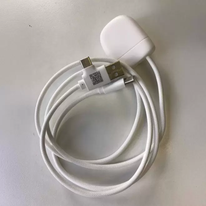 CABLE CHARGE CONNECTE BLUETOOTH® PERSONNALISABLE 'ICE TAG'