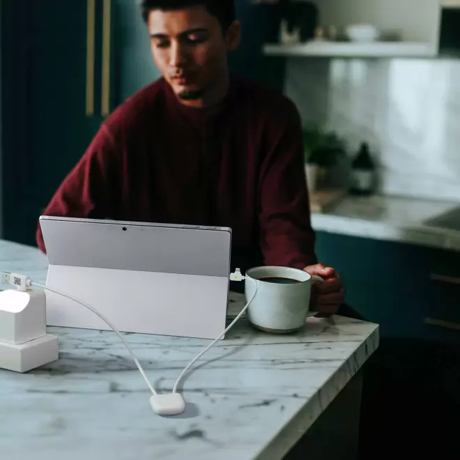 CABLE CHARGE CONNECTE BLUETOOTH® PERSONNALISABLE 'ICE TAG'